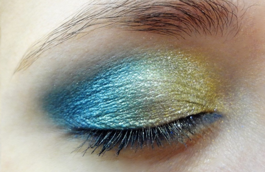 Make Azul + Dourado Passo 3 Make Azul + Dourado Passo 3