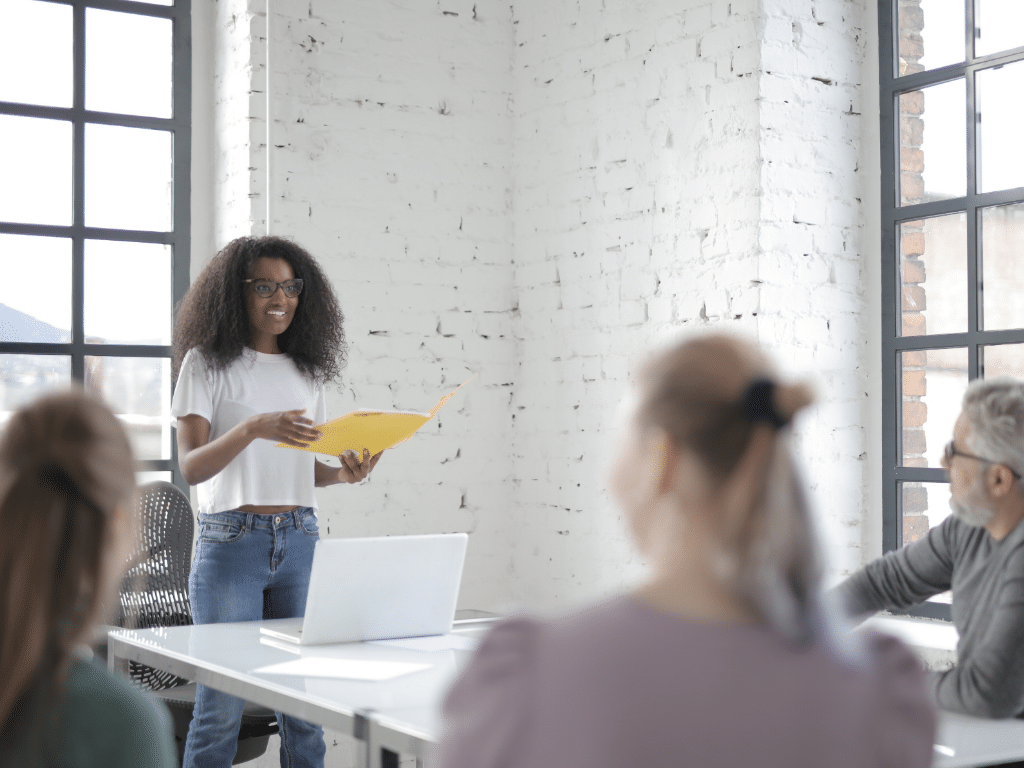 todas as empresas, independente do porte, devem aderir ao eSocial