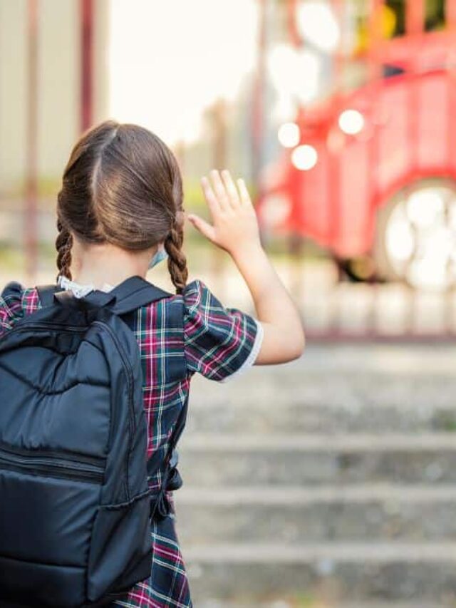 cropped saida escola.jpg