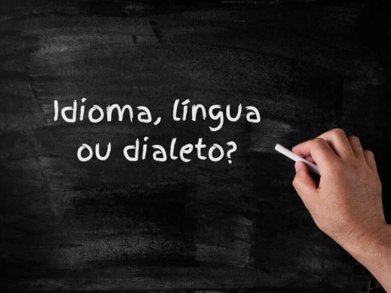 lousa escrito "Idioma, língua ou dialeto?"